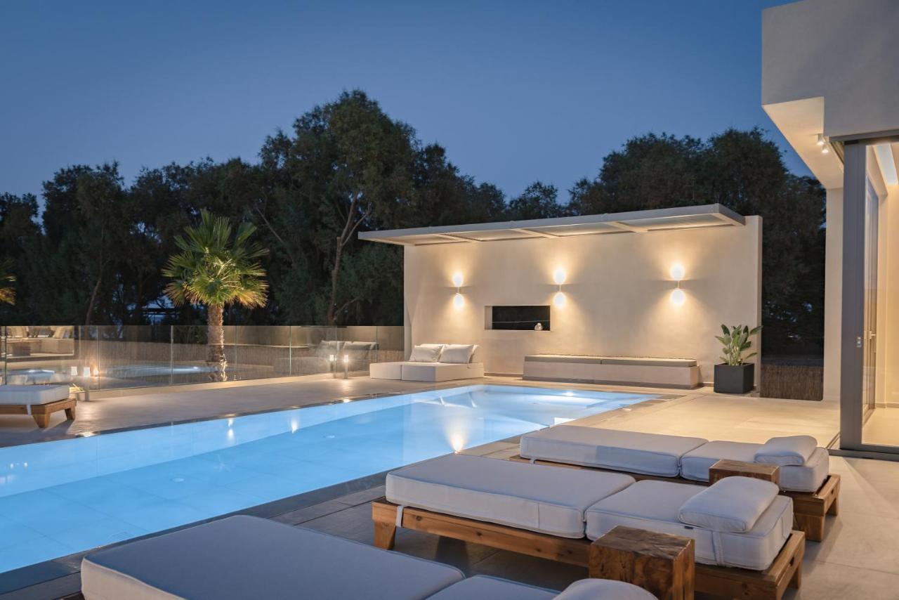 Artemis Seafront Villa, An Evanescence Sea Retreat, By Thinkvilla 塔伦蒂斯 外观 照片