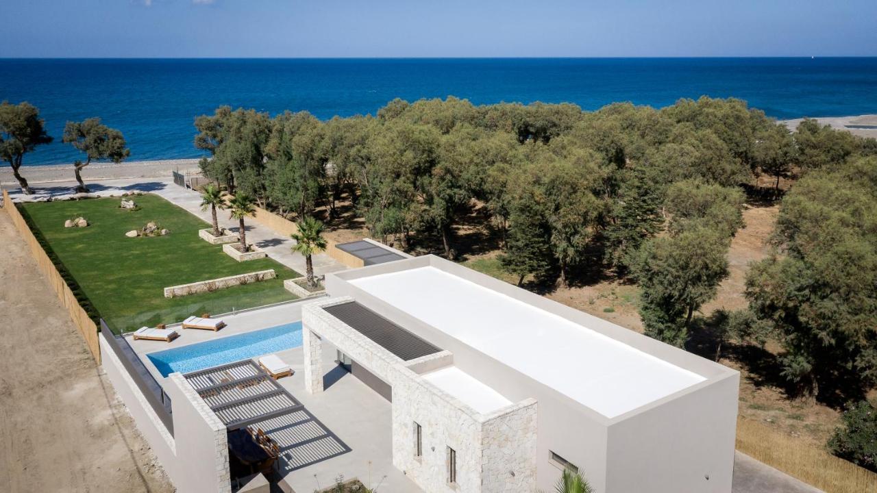 Artemis Seafront Villa, An Evanescence Sea Retreat, By Thinkvilla 塔伦蒂斯 外观 照片