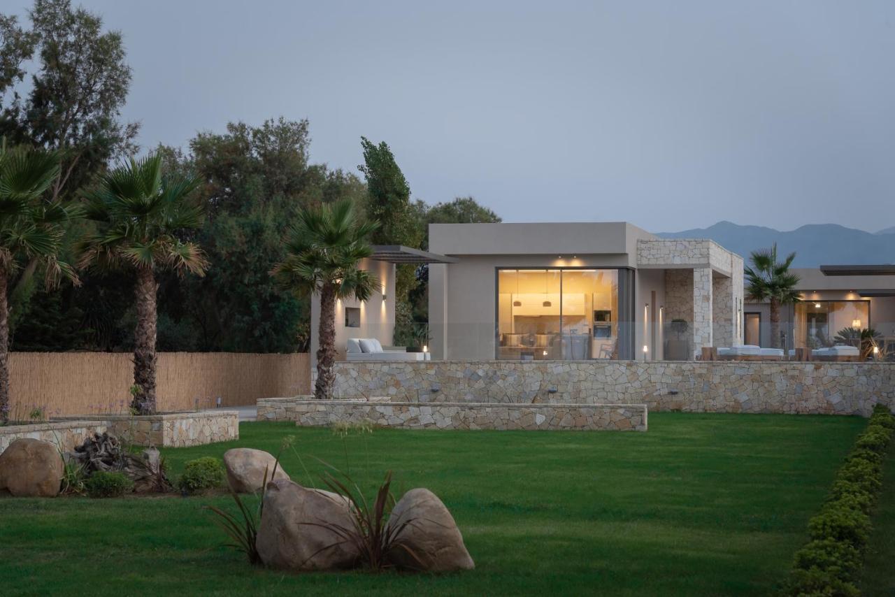 Artemis Seafront Villa, An Evanescence Sea Retreat, By Thinkvilla 塔伦蒂斯 外观 照片