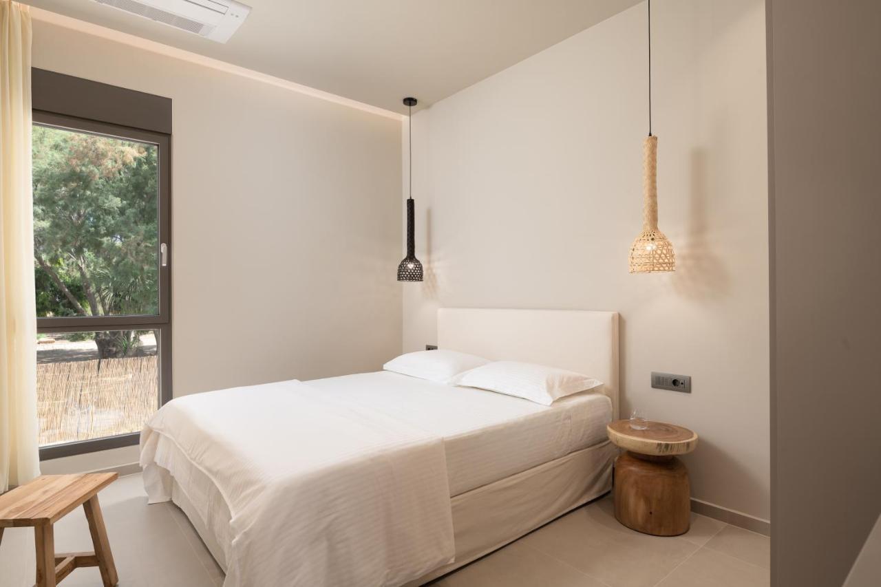 Artemis Seafront Villa, An Evanescence Sea Retreat, By Thinkvilla 塔伦蒂斯 外观 照片