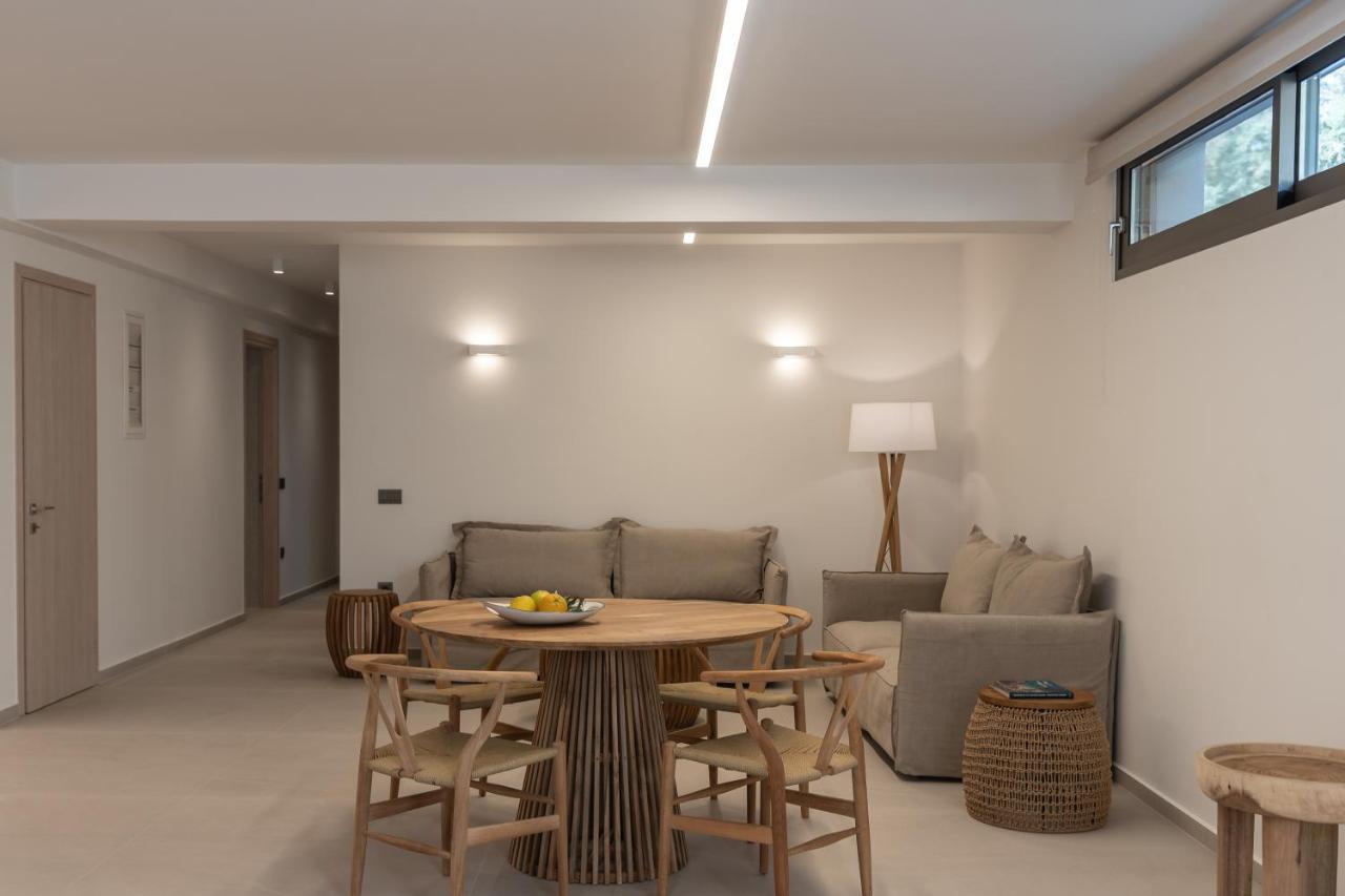 Artemis Seafront Villa, An Evanescence Sea Retreat, By Thinkvilla 塔伦蒂斯 外观 照片