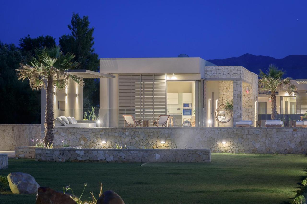 Artemis Seafront Villa, An Evanescence Sea Retreat, By Thinkvilla 塔伦蒂斯 外观 照片