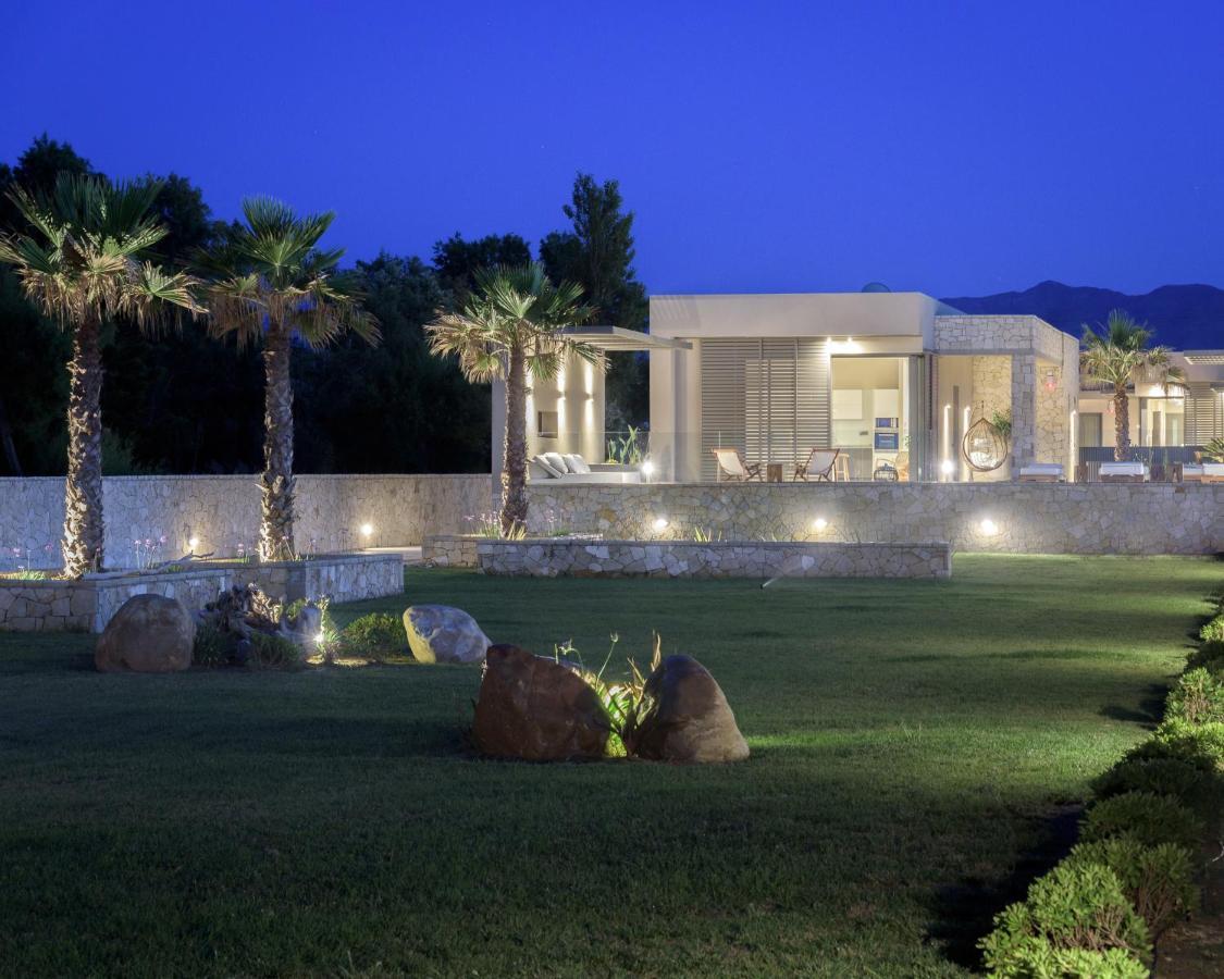 Artemis Seafront Villa, An Evanescence Sea Retreat, By Thinkvilla 塔伦蒂斯 外观 照片